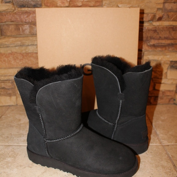 ugg classic cuff short natural